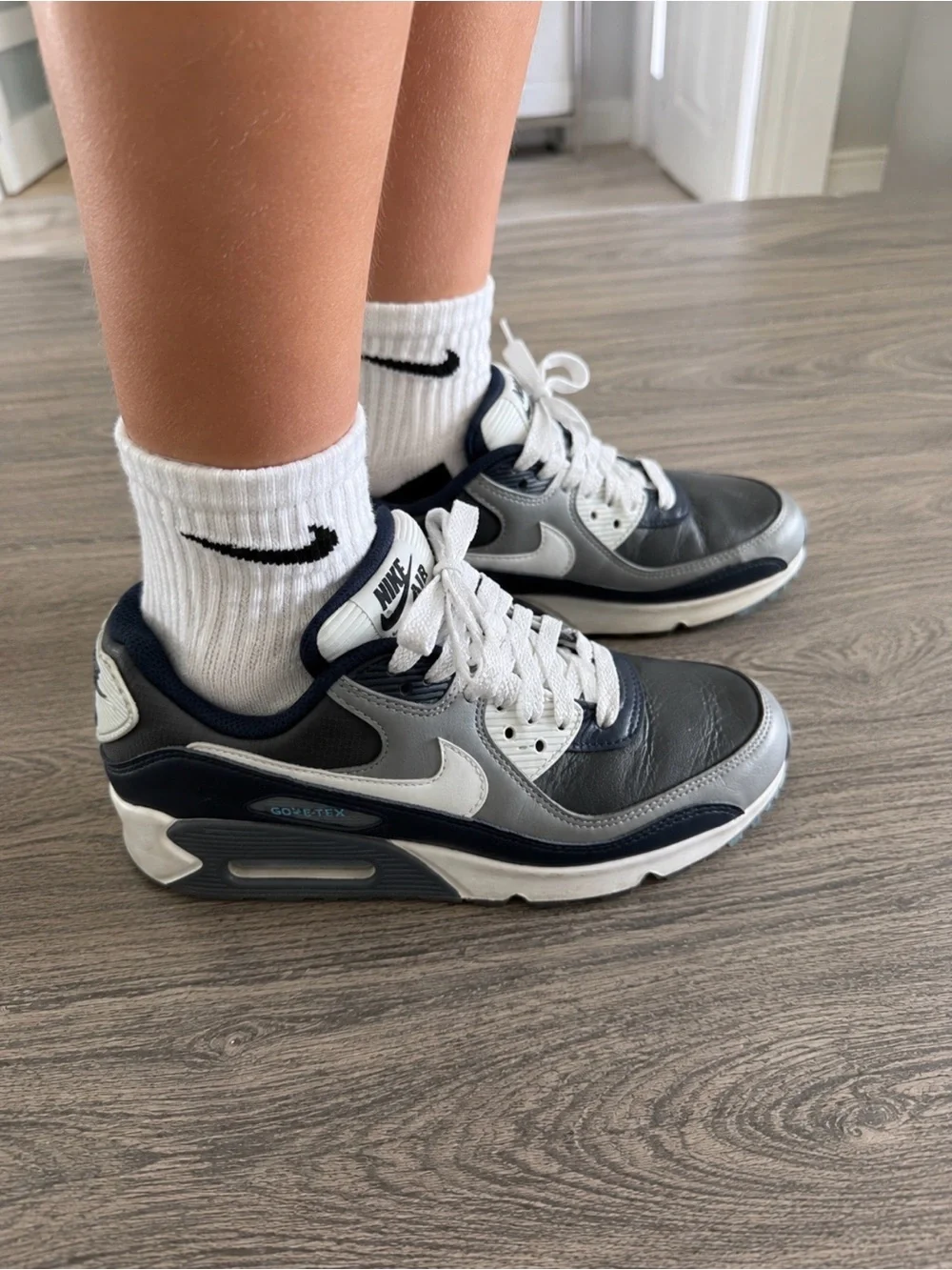 Nike Teen Nike Max Leather Sneakers in Black & Gray